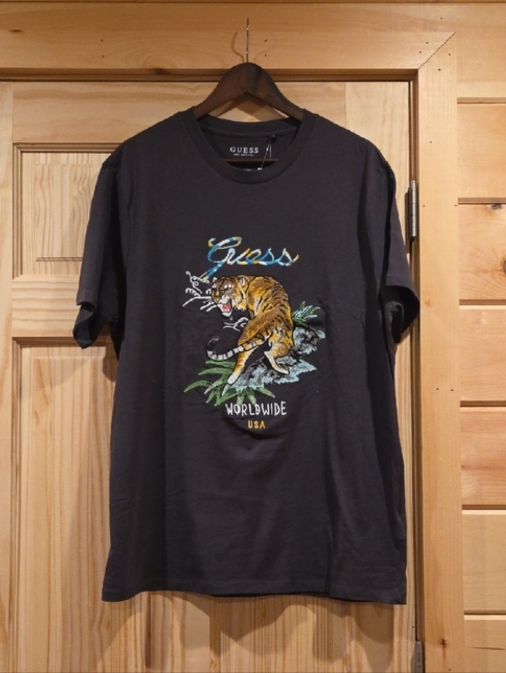 guess|embroidered tee|extra large